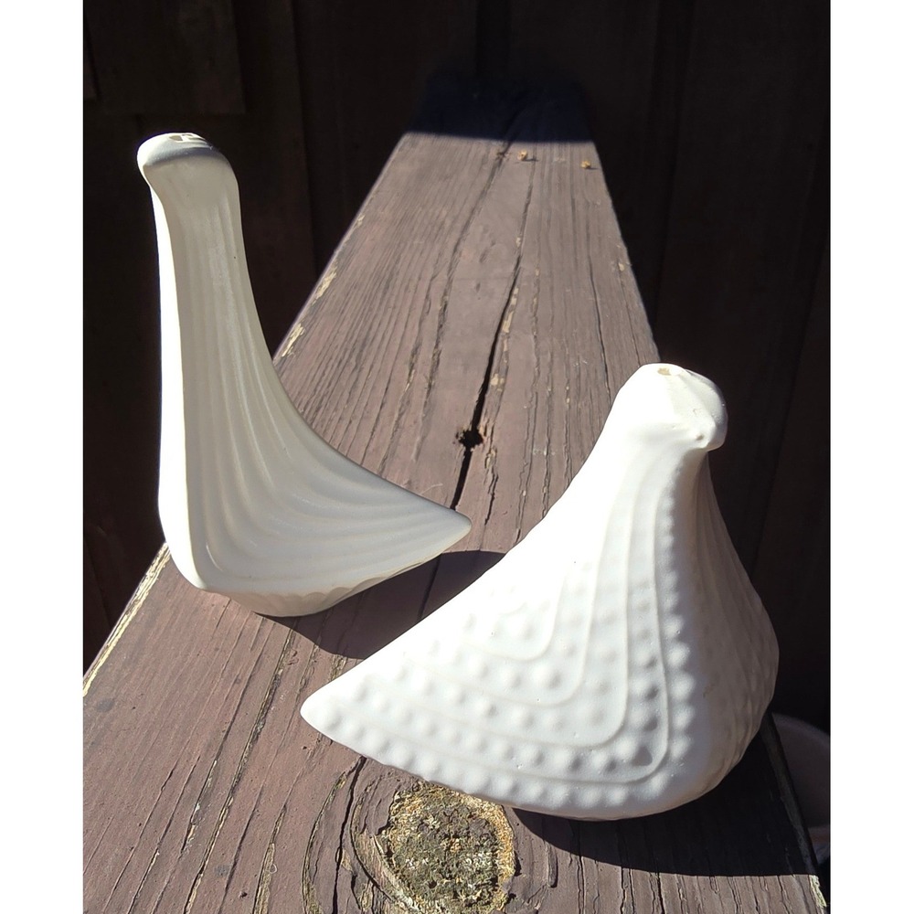 Jonathan Adler Bird Salt & Pepper Shakers White Ceramic Modern 3.5"